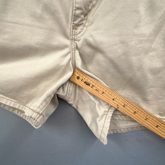 VTG Levis 910 Shorts 12 Beige Classic Fit USA 1998 Street Tan High Rise Preppy - Picture 15 of 15